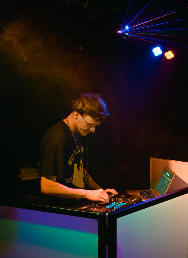 Throwback Y2K Throwback Y2K